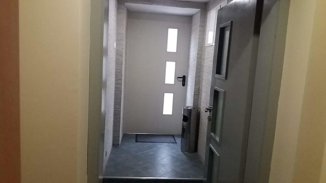 Нощувки Ботеви Shumen Exterior photo